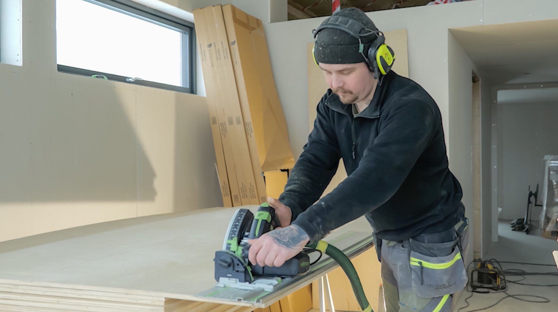 Skjermbilde fra kurs i trygg bruk av farlig håndverktøy